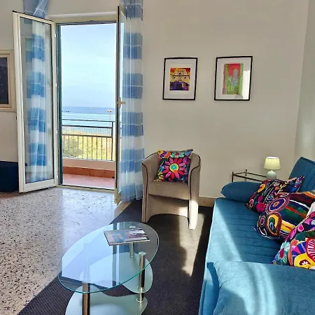 Cozy With Sea View Apartment
